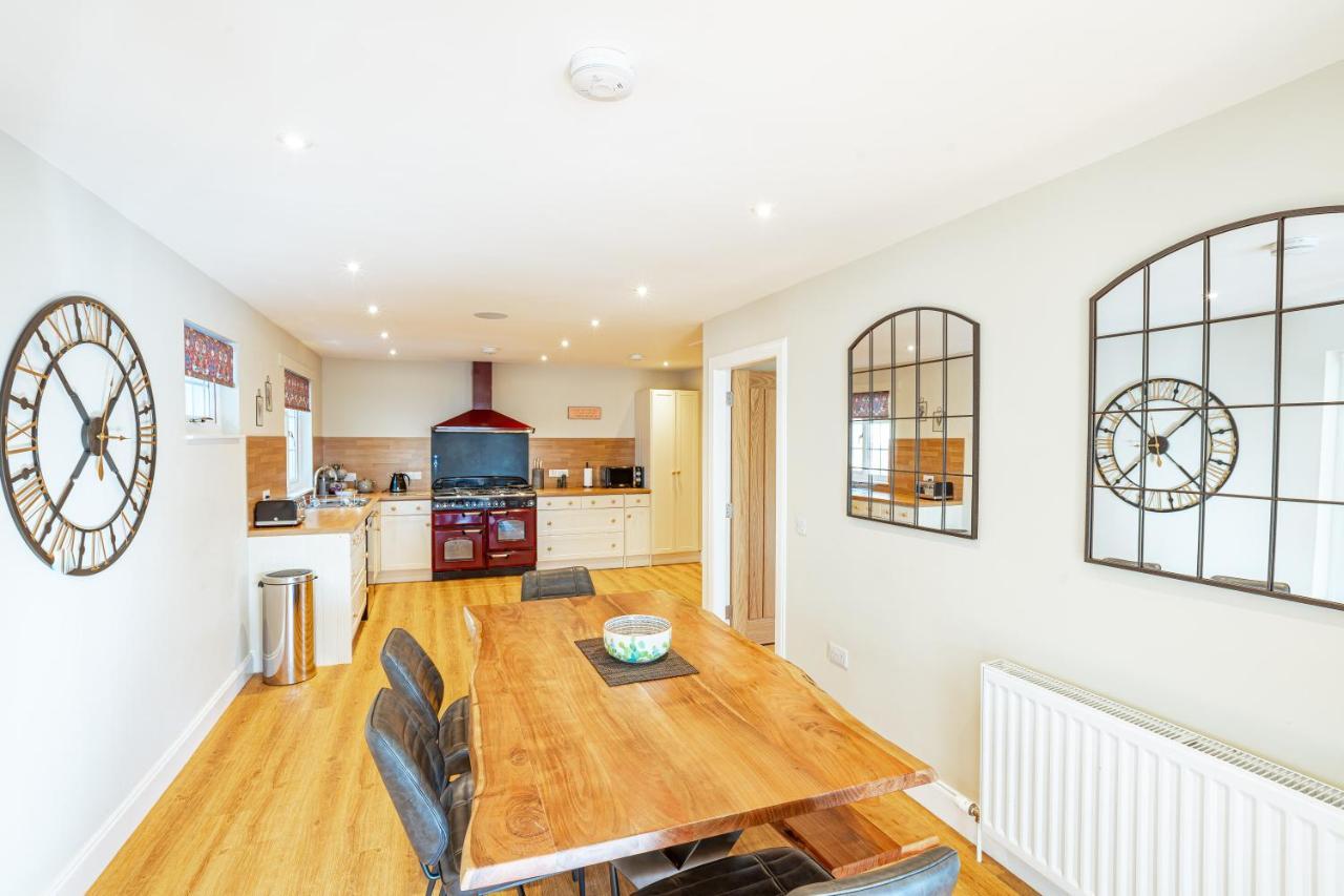 Sparrowhawk Cottage With Hot Tub Newton Stewart Bagian luar foto