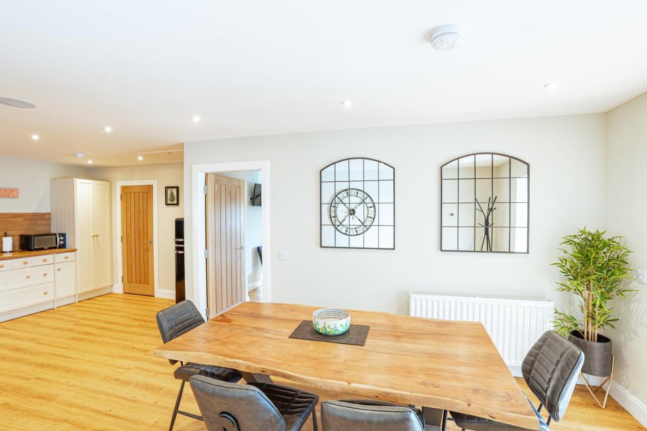Sparrowhawk Cottage With Hot Tub Newton Stewart Bagian luar foto