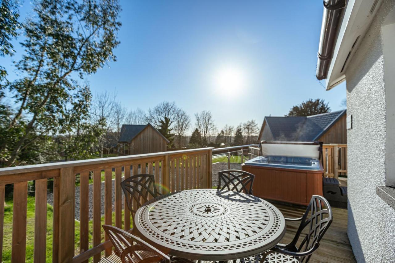 Sparrowhawk Cottage With Hot Tub Newton Stewart Bagian luar foto