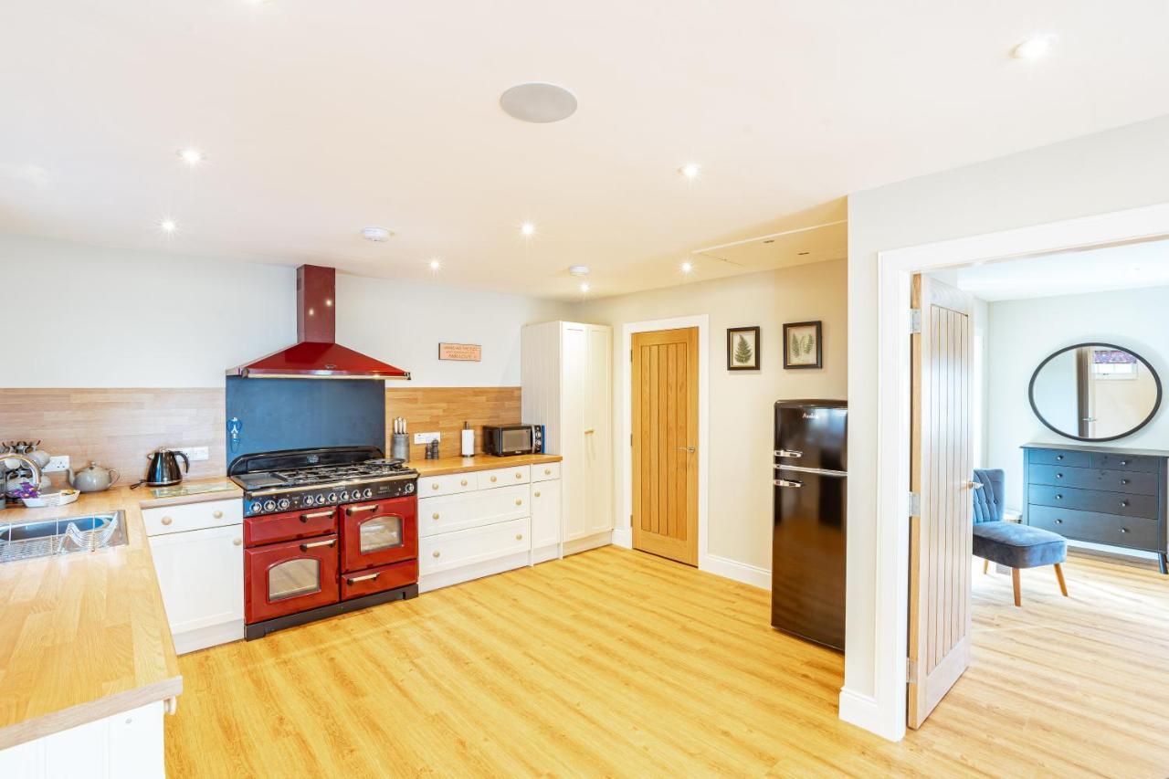 Sparrowhawk Cottage With Hot Tub Newton Stewart Bagian luar foto
