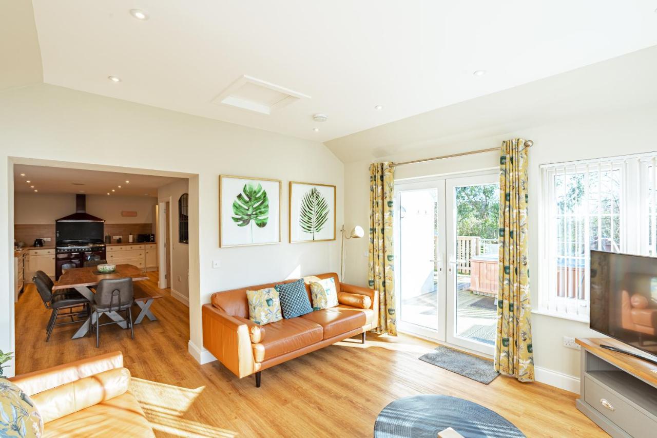 Sparrowhawk Cottage With Hot Tub Newton Stewart Bagian luar foto
